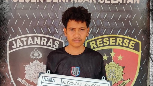 Alfonsus Seingo ditahan di Mapolsek Denpasar Selatan lantaran kedapatan membawa sajam. (Ist/Humas Polresta Denpasar).