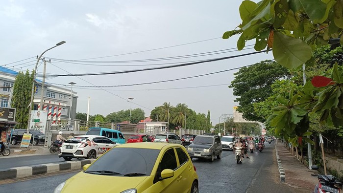 Wilayah Tamalate diguyur hujan usai Makassar dilanda panas ekstrem.