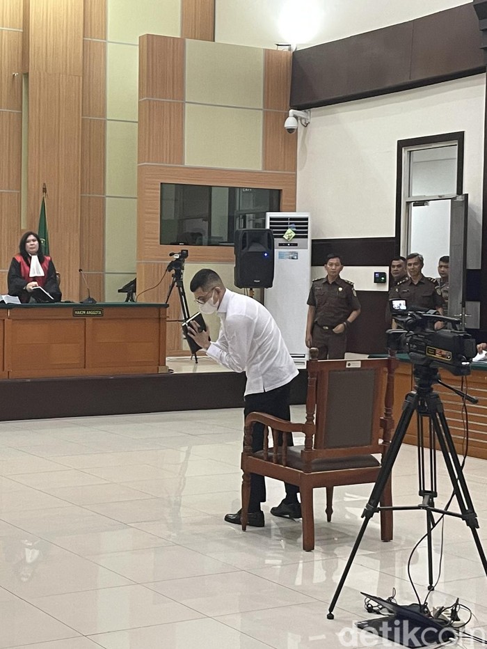 Yudha Arfandi saat menjalani persidangan.