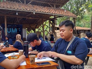 Menyemai Literasi di Pojok Gang Pedesaan Majalengka