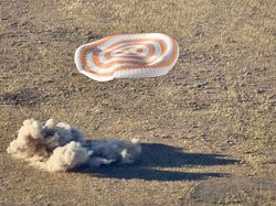 Astronaut Rusia Kembali ke Bumi Setelah Pecahkan Rekor 374 Hari di ISS