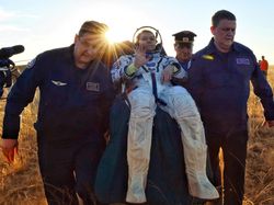 Astronaut Rusia Kembali ke Bumi Setelah Pecahkan Rekor 374 Hari di ISS