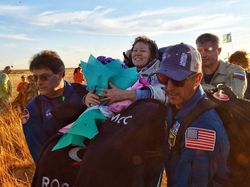 Astronaut Rusia Kembali ke Bumi Setelah Pecahkan Rekor 374 Hari di ISS