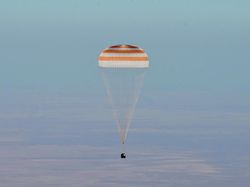 Astronaut Rusia Kembali ke Bumi Setelah Pecahkan Rekor 374 Hari di ISS