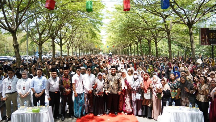 Bupati Hanindhito Himawan Pramana