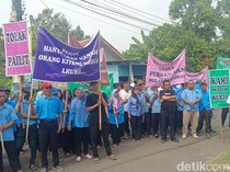 Pabrik Sarung Panamtex Pekalongan Diputus Pailit, Buruhnya Gelar Aksi Protes