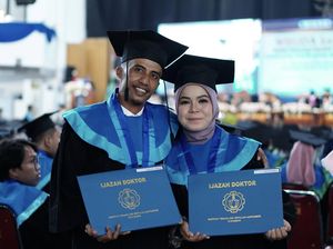 Pasutri Dosen Ini Lulus S3 Bareng di ITS, Perkenalkan Egi dan  Raja