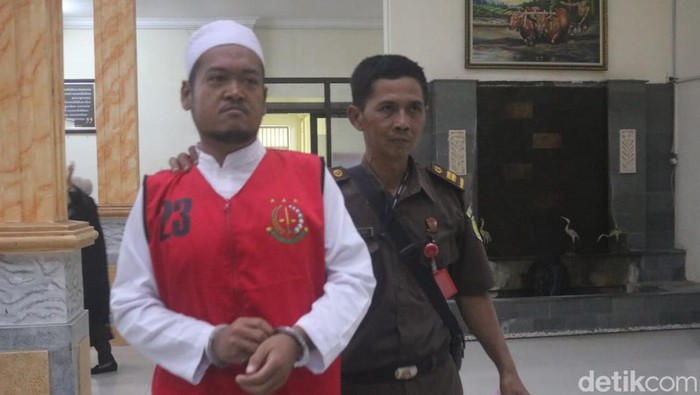 Eks Staf Bawaslu Jombang dituntut 12 tahun bui