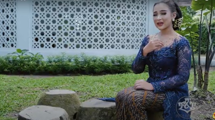 Enggal Bali Niken Salindry