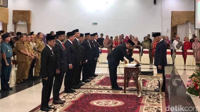 Gubernur Sumbar, Mahyeldi melantik 9 Pjs kepala daerah di Sumbar. (Foto: dok. M. Afdal Afrianto/detikSumut).