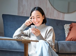 10 Tips agar Tidak Bosan Saat Chat dengan Pacar, Ngobrolin Topik Apa Saja?