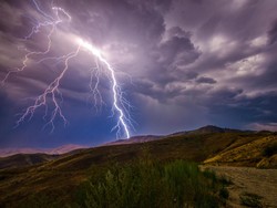 Fenomena Cuaca Tertentu Sebabkan Sinar Gamma di Atmosfer