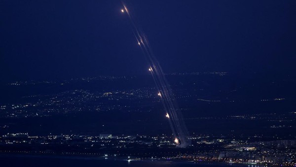 Israel Aktifkan Iron Dome untuk Tangkal Serangan Roket Lebanon
