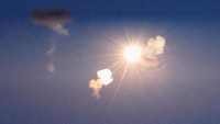Sistem pertahanan roket Iron Dome milik Israel mencegat roket yang diluncurkan dari Lebanon itu. (REUTERS/Jim Urquhart)