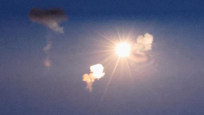 Israel’s Iron Dome missile defense system intercepts rockets fired from Lebanon, amid cross-border hostilities between Hezbollah and Israel, as seen from northern Israel, September 23, 2024. REUTERS/Jim Urquhart
