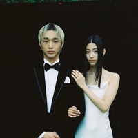 Solois Korea, Jung Jinhyeong, baru saja mengumumkan pernikahannya. Pria yang dikenal pernah jadi trainee YG Entertainment tersebut mempersunting model Jepang bernama Mayu Kitazawa. Foto: Instagram