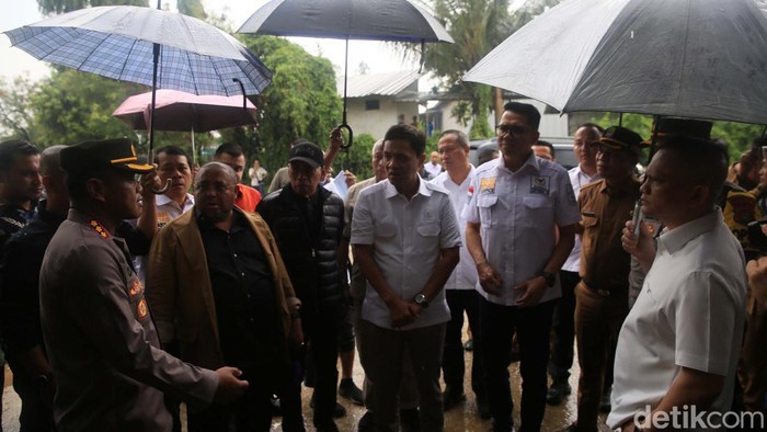Komisi III DPR RI meninjau tempat kejadian perkara (TKP) temuan tujuh orang mayat di Kali Bekasi. Mereka mendalami kejadian secara langsung di TKP penemuan jasad.
