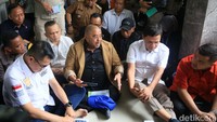 Kedatangan pimpinan Komisi III hingga anggota DPR RI tersebut untuk mendalami kejadian secara langsung di TKP penemuan jasad.
