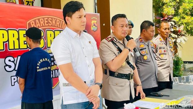Konferensi pers terkait pengungkapan kasus pemerkosaan terhadap anak oleh seorang lansia di Mapolres Bima Kota, Selasa (24/9/2024). (Foto: Rafiin/detikBali)