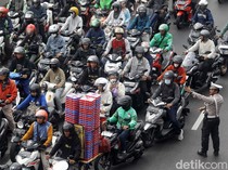Lalu Lintas di Depan Gedung DPR Macet gegara Demo Petani