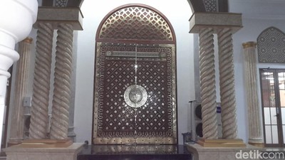 Potret Masjid Agung Karawang, Perpaduan Arsitektur Timur Tengah dan Sunda
