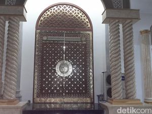 Potret Masjid Agung Karawang, Perpaduan Arsitektur Timur Tengah dan Sunda