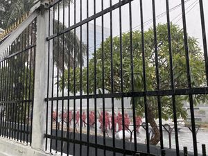 Massa Demo Hari Tani Bubarkan Diri dari Depan Gedung DPR