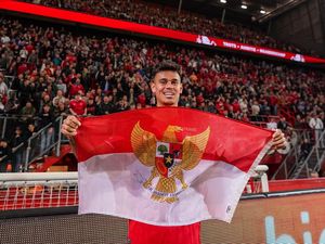 Mees Hilgers: Lawan MU Tak Ada Bedanya dengan Almere City