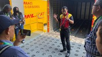 Penerbangan khusus baru ini mencerminkan upaya DHL Express untuk meningkatkan konektivitas antara Indonesia dan negara tetangga. 