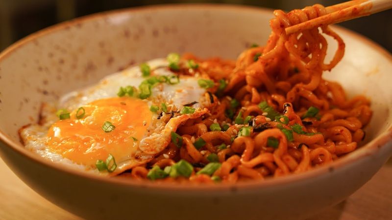 Netizen Bagikan Mie Instan Favorit yang Jarang Dibahas Orang