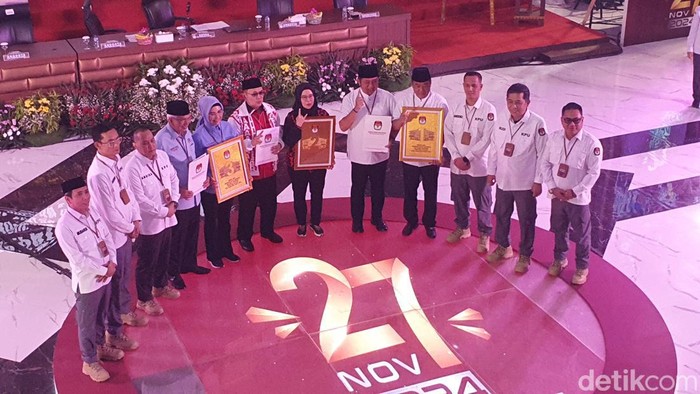 Paslon Pilkada Sumsel saat pengundian nomor urut di KPU Sumsel.