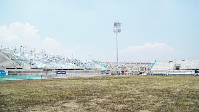 Pembangunan Stadion Surajaya Lamongan