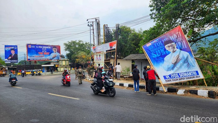 Pembongkaran spanduk sosialisasi bakal calon kepala daerah
