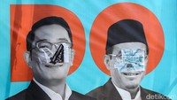 Berdasarkan PKPU Nomor 2 Tahun 2024, tahapan dan jadwal pelaksanaan kampanye Pilkada 2024 adalah mulai tanggal 25 September 2024 dan berakhir pada tanggal 23 November 2024. Namun pemasangan alat peraga kampanye telah dilakukan sejak jauh-jauh hari.