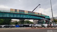 Sebelumnya, Kementerian Perhubungan (Kemenhub) menyatakan perpanjangan rute LRT Jakarta untuk Fase 1B Velodrome-Manggarai berlangsung sesuai rencana dan diharapkan dapat menambah alternatif moda transportasi yang akan terintegrasi dengan Stasiun Sentral Manggarai.
