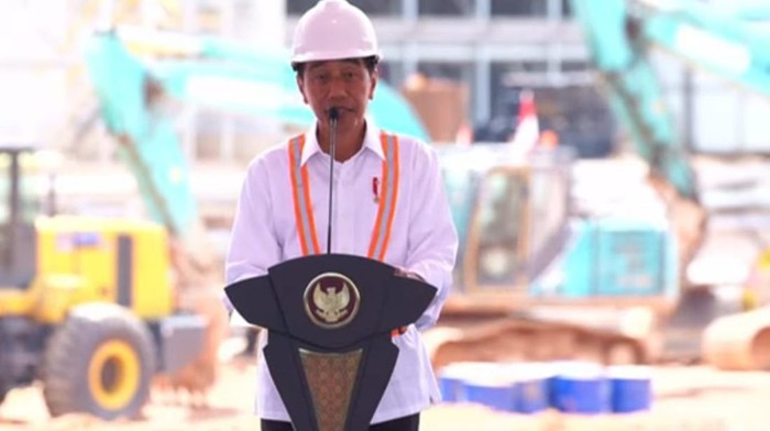 Presiden Joko Widodo (Jokowi) meresmikan smelter injeksi bauksit perdana PT Borneo Alumina Indonesia di Mempawah, Kalimantan Barat.