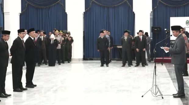 Prosesi pelantikan lima pj bupati oleh Pj Gubernur Jabar Bey Machmudin di Gedung Sate