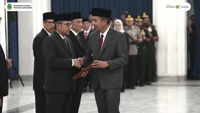 Prosesi pelantikan lima pj bupati oleh Pj Gubernur Jabar Bey Machmudin di Gedung Sate