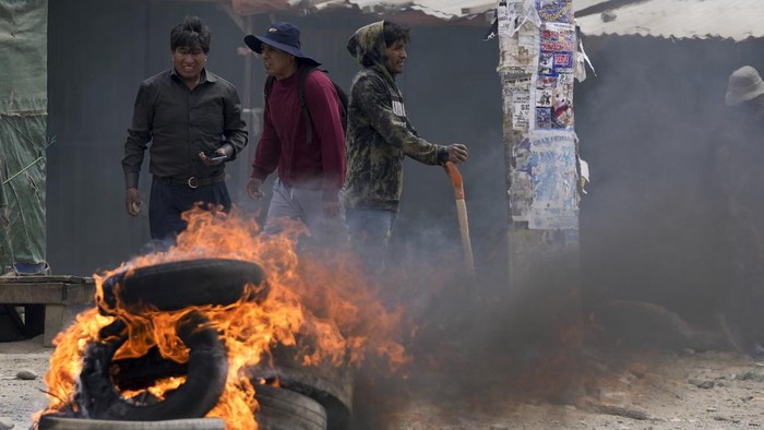 Pendukung pro-pemerintah Bolivia dan aparat keamanan terlibat bentrokan dengan simpatisan Morales di jalanan El Alto. Insiden ini merupakan yang kedua kali dalam sepekan terakhir.