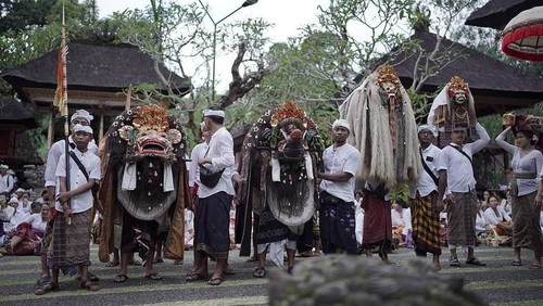 Salah satu kegiatan adat di Desa Adat Padangtegal, Ubud, Gianyar, Bali. (Foto: Sekretariat Desa Adat Padangtegal)