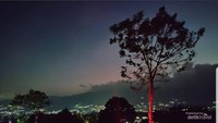 Lampu rumah daerah Puncak, Bogor.