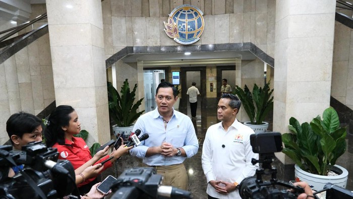 Menteri Agraria dan Tata Ruang/Kepala Badan Pertanahan Nasional (ATR/BPN), Agus Harimurti Yudhoyono (AHY) bertemu dengan Ketua Umum Kamar Dagang dan Industri (KADIN) hasil Musyawarah Nasional Luar Biasa (Munaslub), Anindya Bakrie.