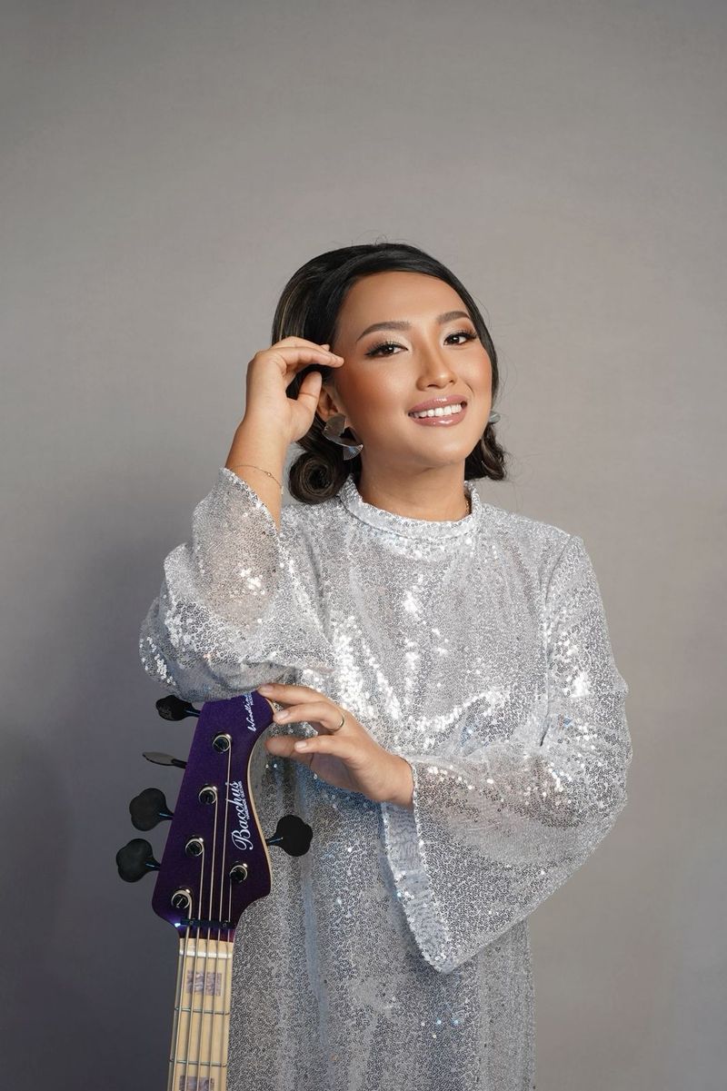 Wanda Omar dan Ria Prawiro luncurkan lagu Merapat untuk menghidupkan kembali classic disco.