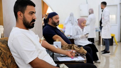 Warga Palestina di Tepi Barat Donorkan Darahnya untuk Korban Gaza