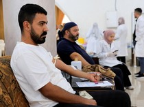 Warga Palestina di Tepi Barat Donorkan Darahnya untuk Korban Gaza