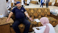 Dalam upaya mengurangi krisis, rumah sakit di Tepi Barat menggelar donor darah untuk membantu korban perang di Gaza.  