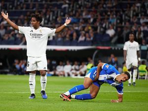 Pelatih Alaves: Endrick Mestinya Dikartu Merah!