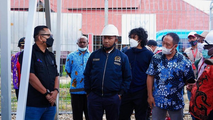 Anggota DPR RI Fraksi Partai Gerindra, Yan Mandenas.
