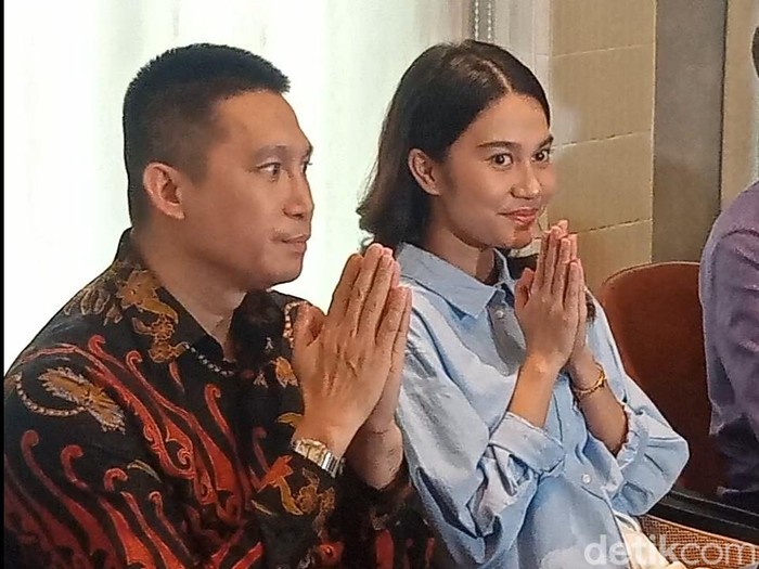 Azizah Salsha Azizah Salsha memafkan dua penyebar hoaks.