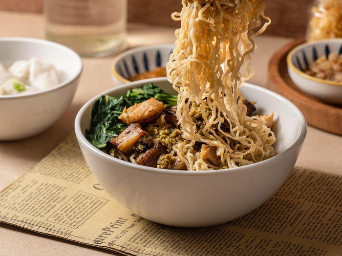 Bakmi babi di dalam perumahan